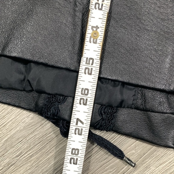 Venezia Lane Bryant Vintage Black Leather Braid Detail Zip Front Jacket size 16W - Picture 11 of 12